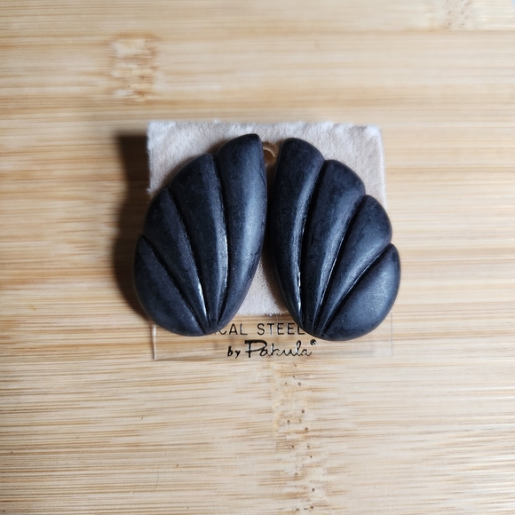 Vintage Pakula Black Lucite Earrings - Picture 1 of 4